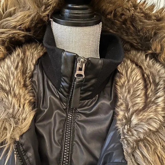 LE CHATEAU Black Puffer Coat  and Beige Fur Oversized Hoodie, Size XS/S - Picture 4 of 16